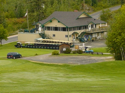 Clubhouse-from-hill-on-9
